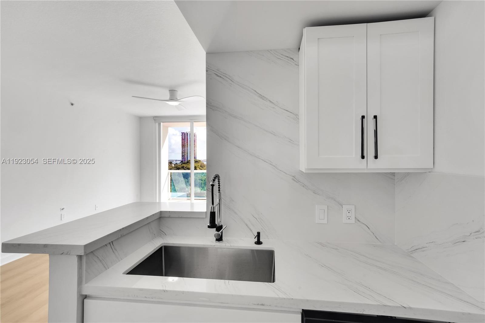 1723 SW 2nd Ave #909 Miami, FL 33129