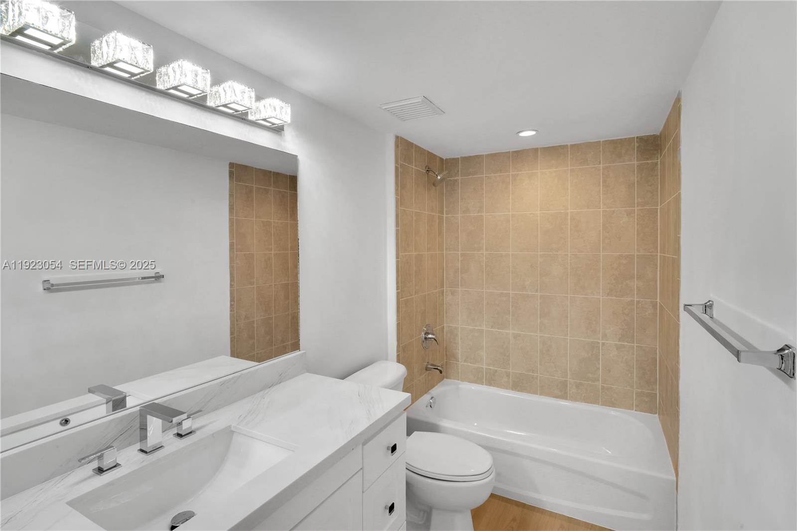 1723 SW 2nd Ave #909 Miami, FL 33129