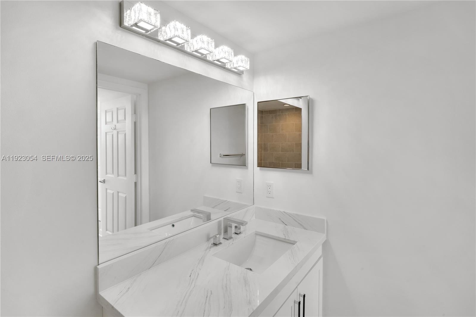 1723 SW 2nd Ave #909 Miami, FL 33129