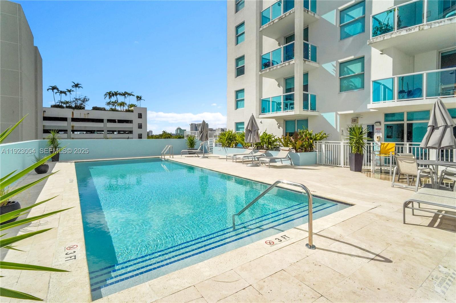 1723 SW 2nd Ave #909 Miami, FL 33129