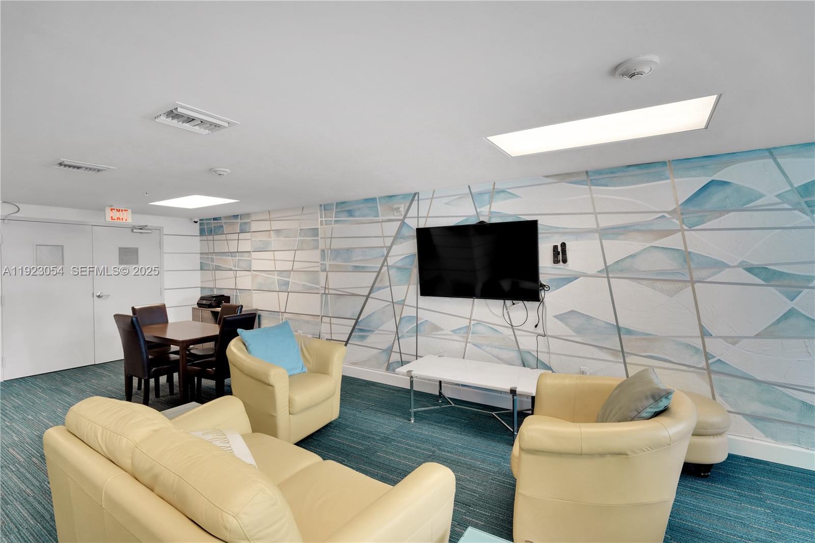 1723 SW 2nd Ave #909 Miami, FL 33129