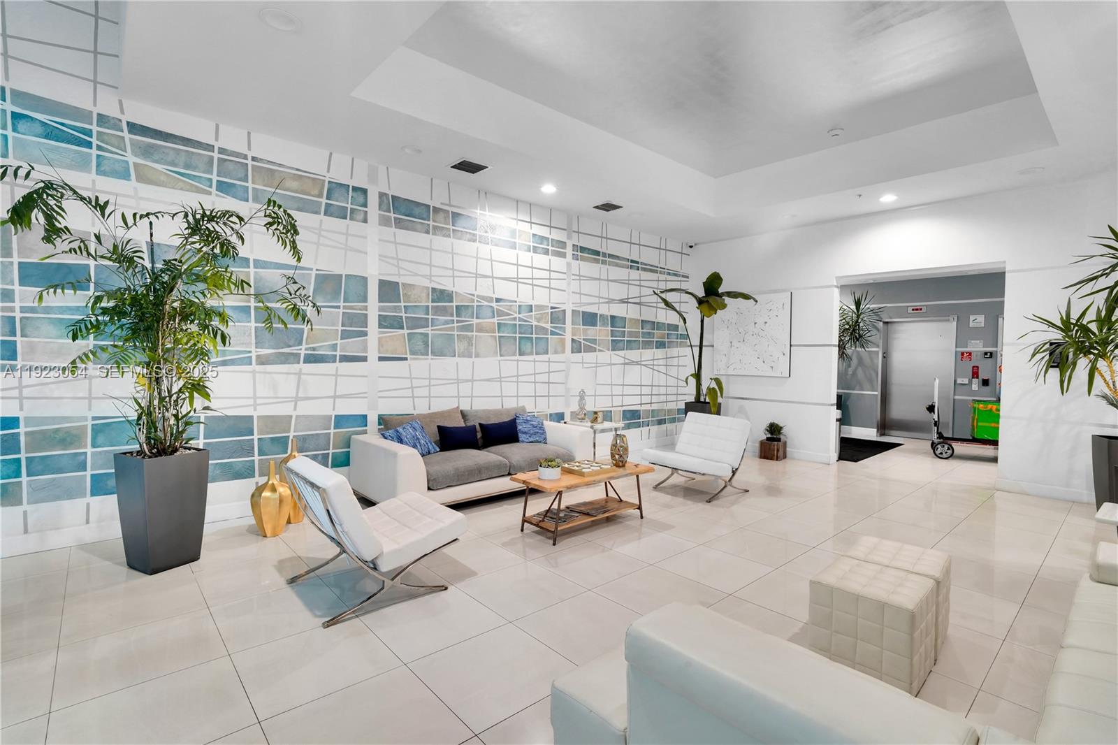 1723 SW 2nd Ave #909 Miami, FL 33129