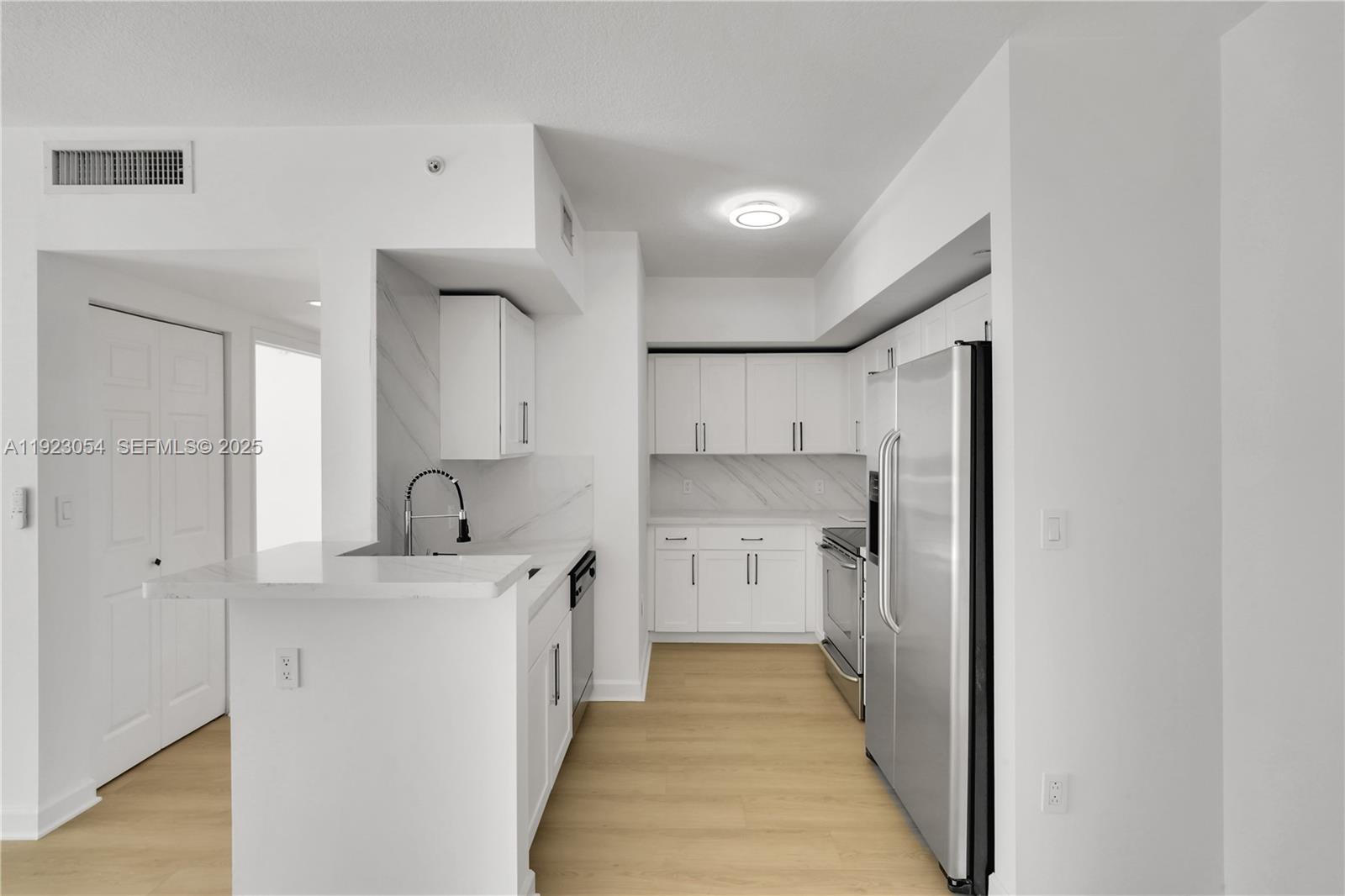 1723 SW 2nd Ave #909 Miami, FL 33129