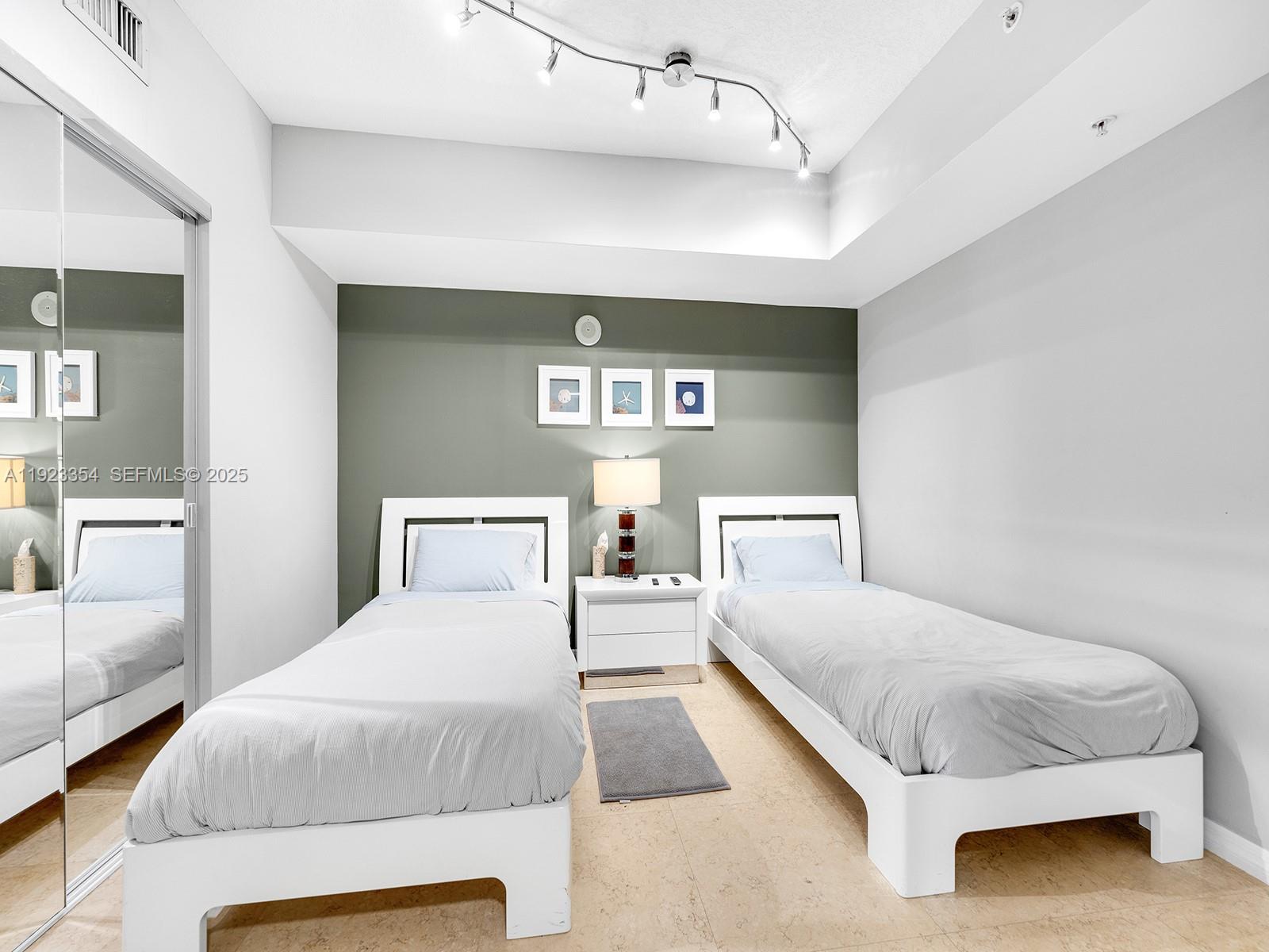 16699 Collins Ave #2906 Sunny Isles Beach, FL 33160