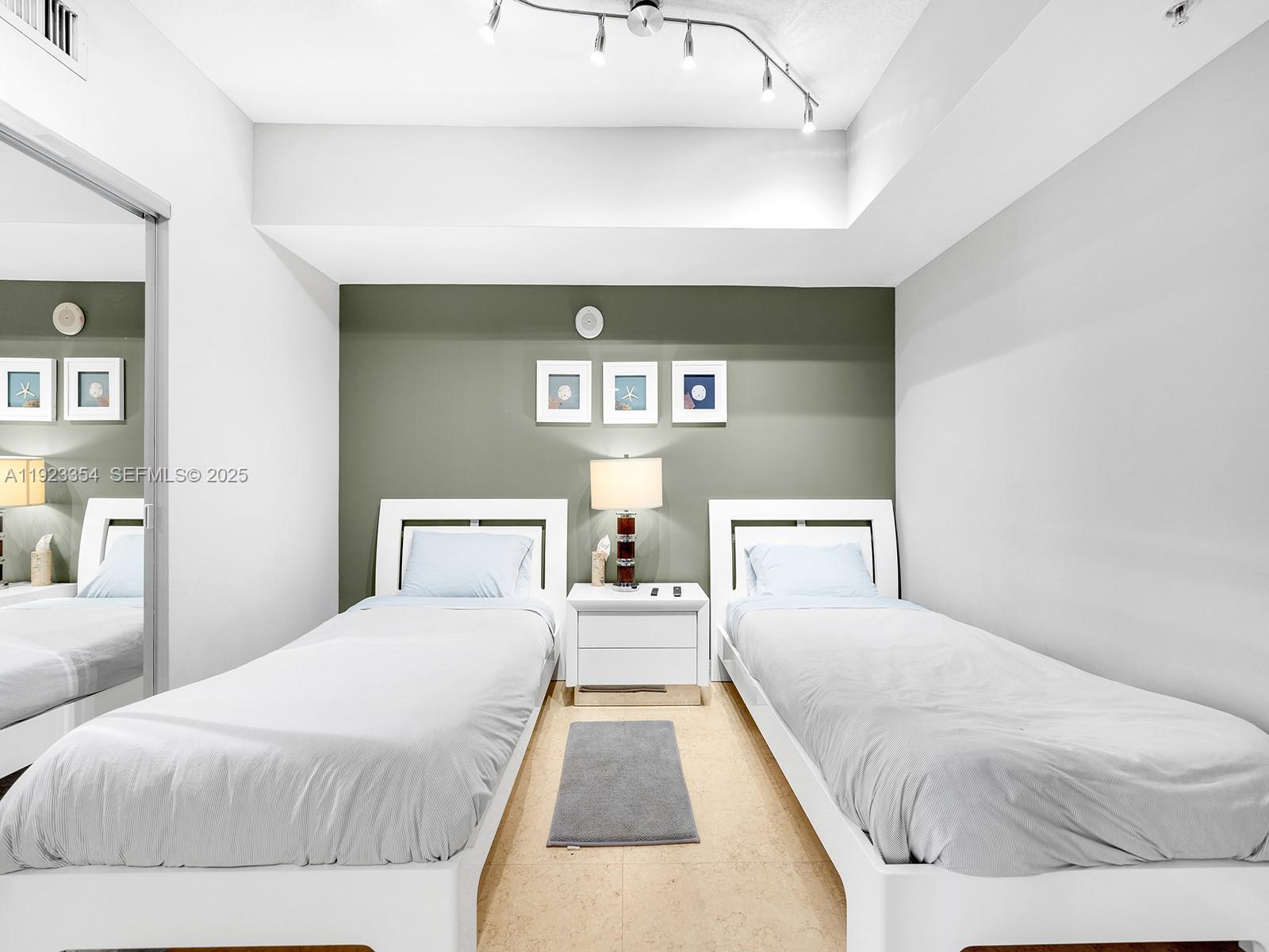 16699 Collins Ave #2906 Sunny Isles Beach, FL 33160