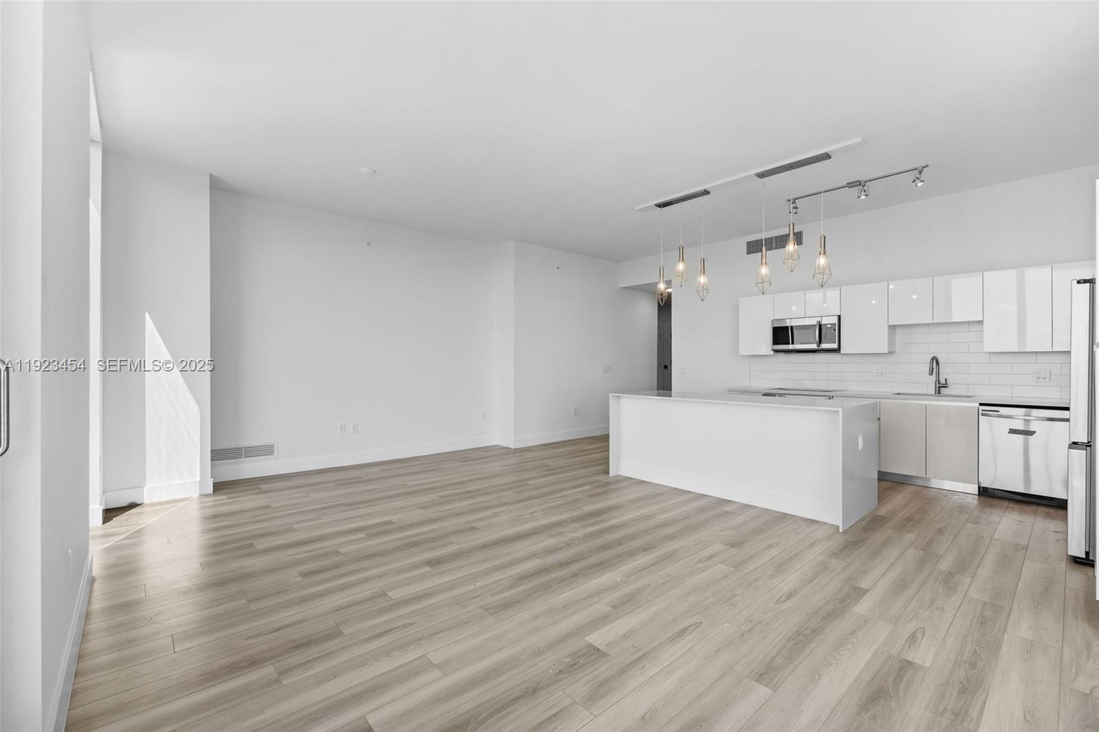 101 Diplomat Pkwy #2410 Hallandale Beach, FL 33009