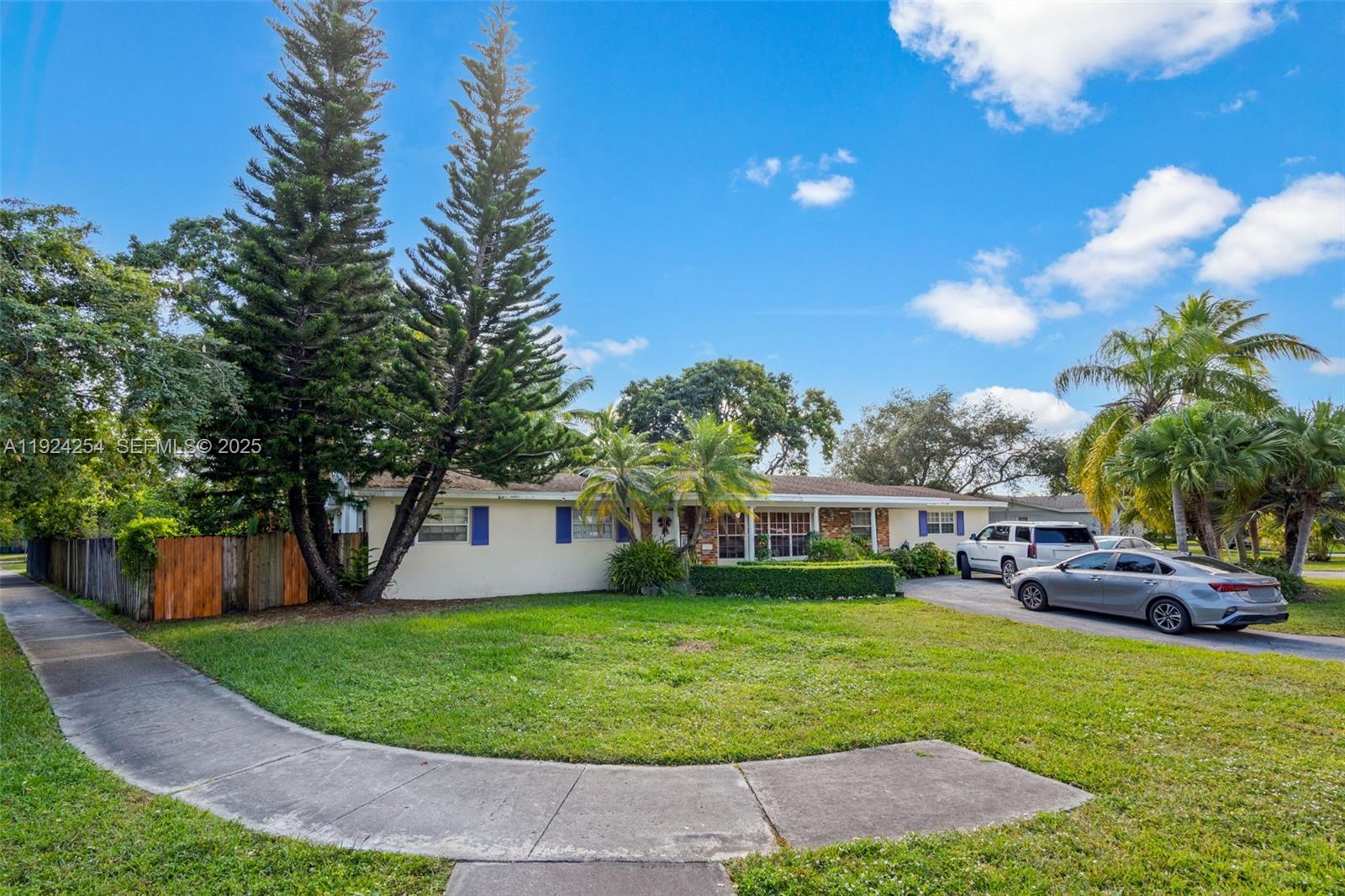 8200 SW 164th St Palmetto Bay, FL 33157