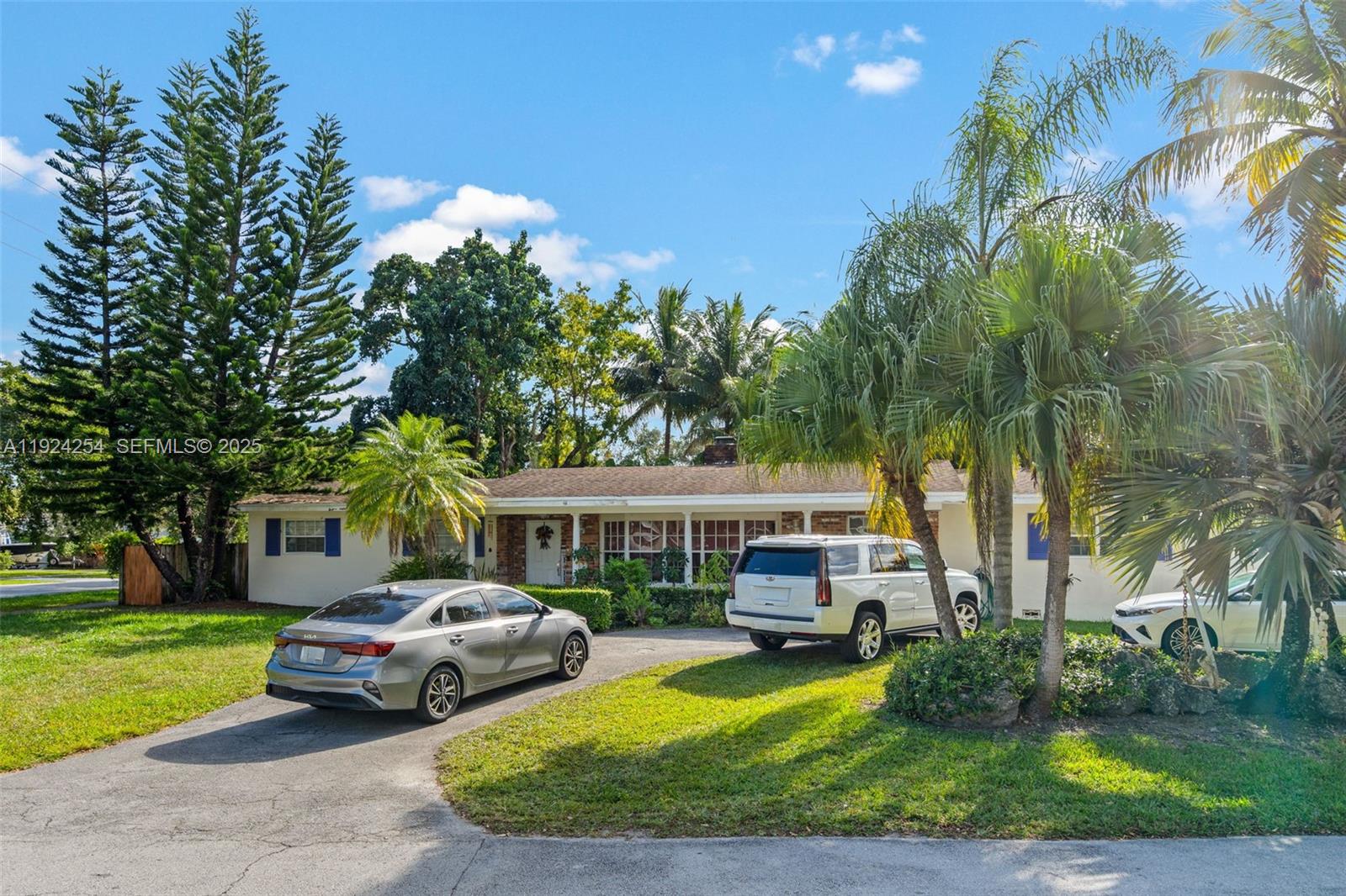 8200 SW 164th St Palmetto Bay, FL 33157