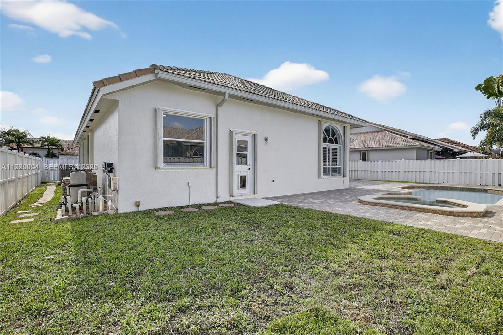 13715 NW 21st St Pembroke Pines, FL 33028