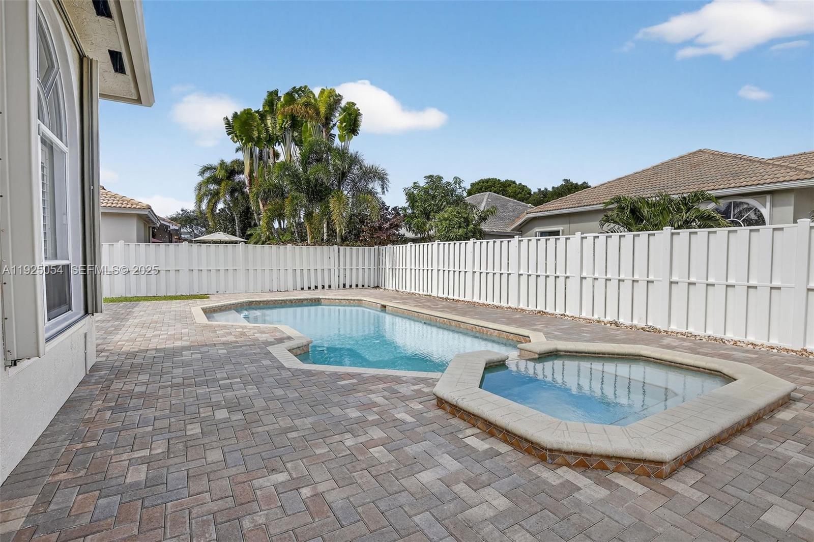 13715 NW 21st St Pembroke Pines, FL 33028