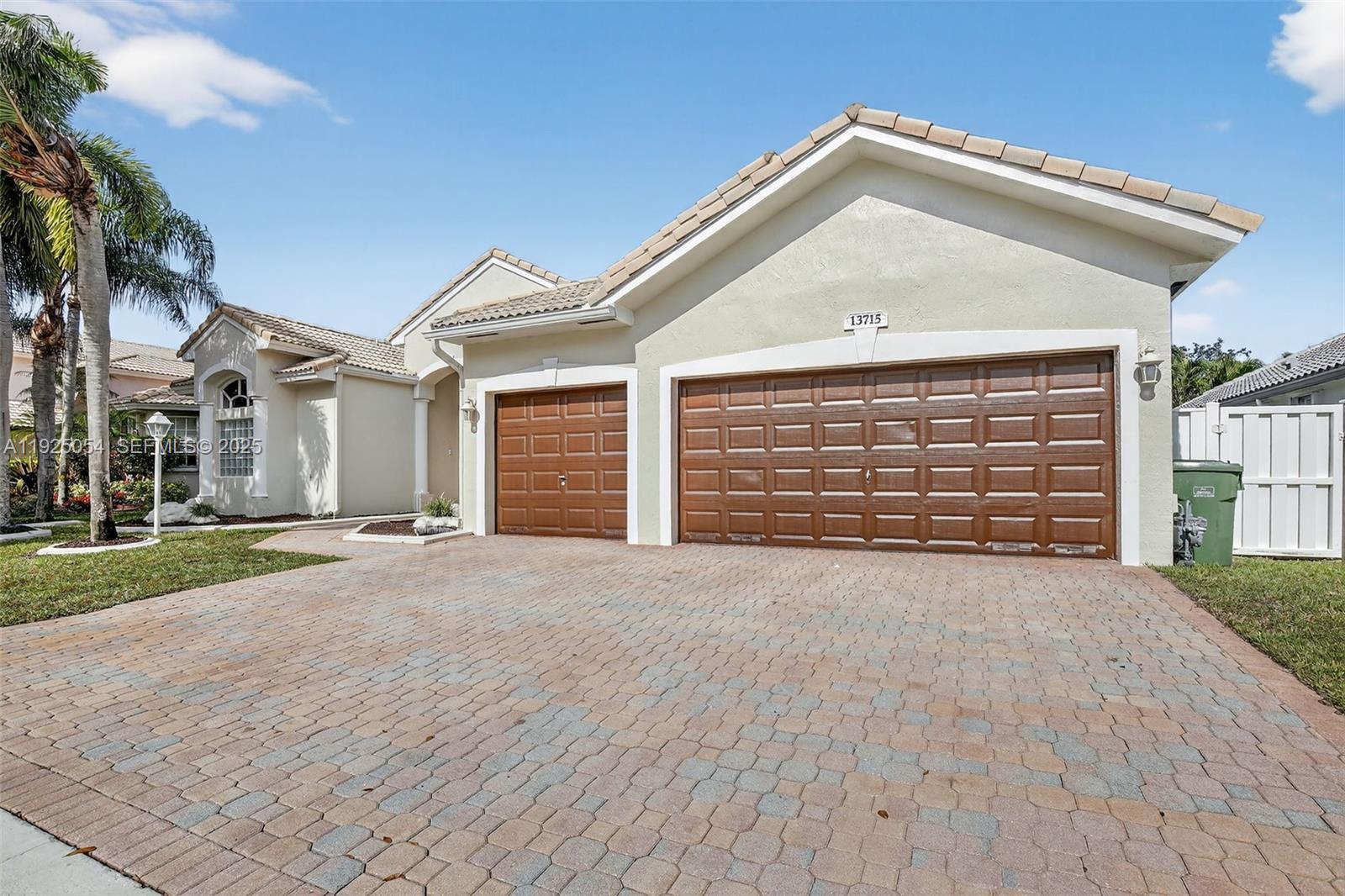 13715 NW 21st St Pembroke Pines, FL 33028