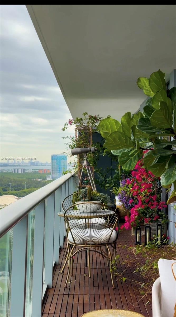 16385 Biscayne Blvd North Miami Beach, FL 33160