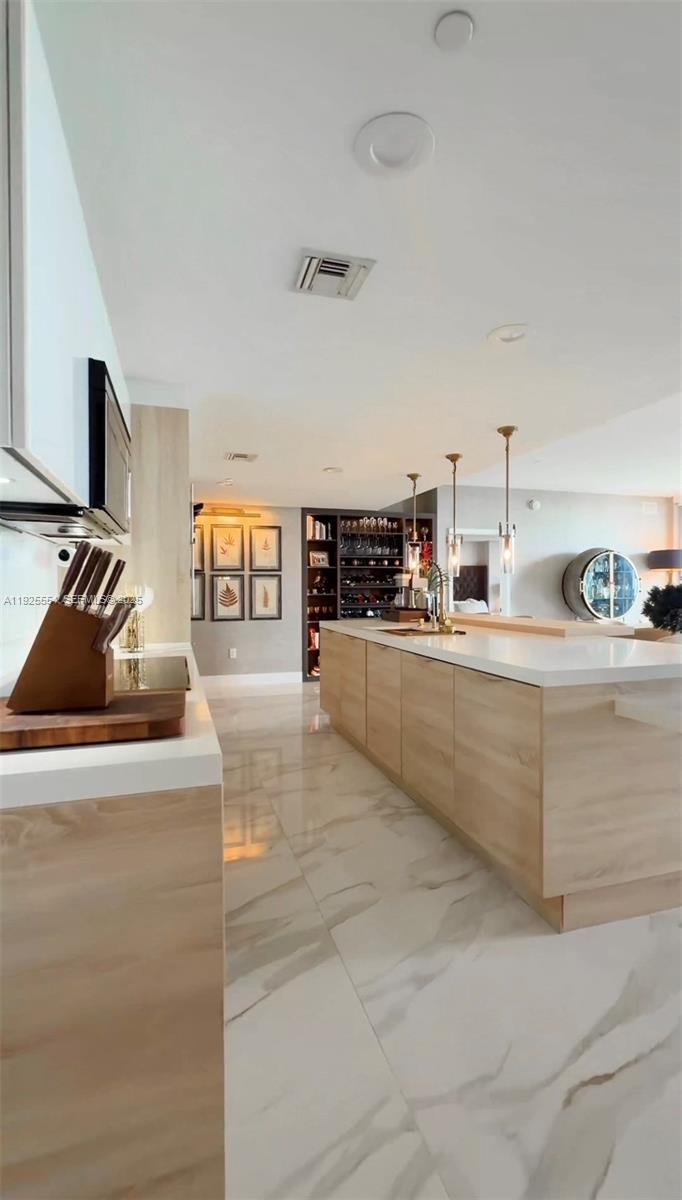 16385 Biscayne Blvd North Miami Beach, FL 33160