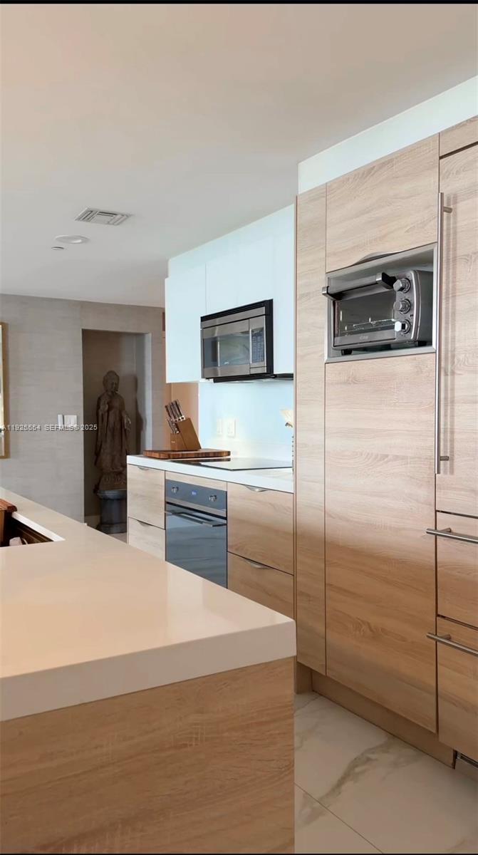 16385 Biscayne Blvd North Miami Beach, FL 33160