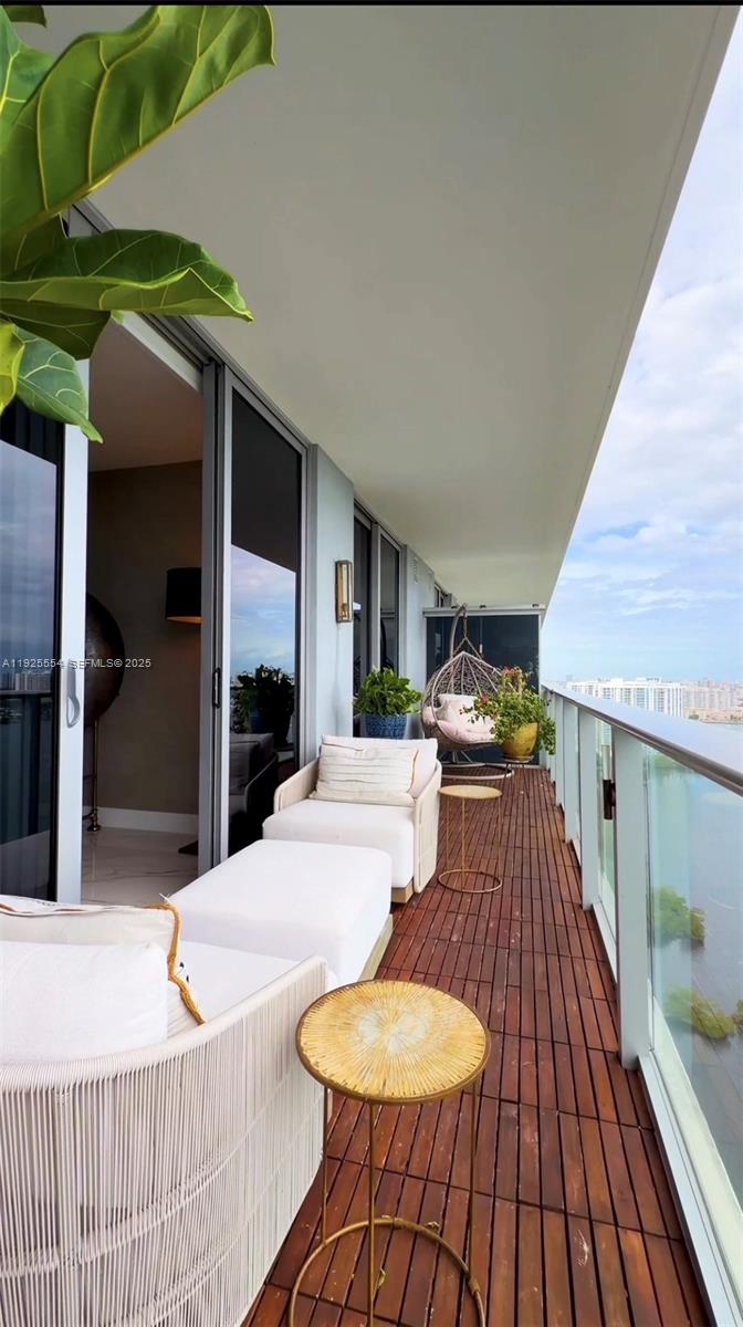 16385 Biscayne Blvd North Miami Beach, FL 33160