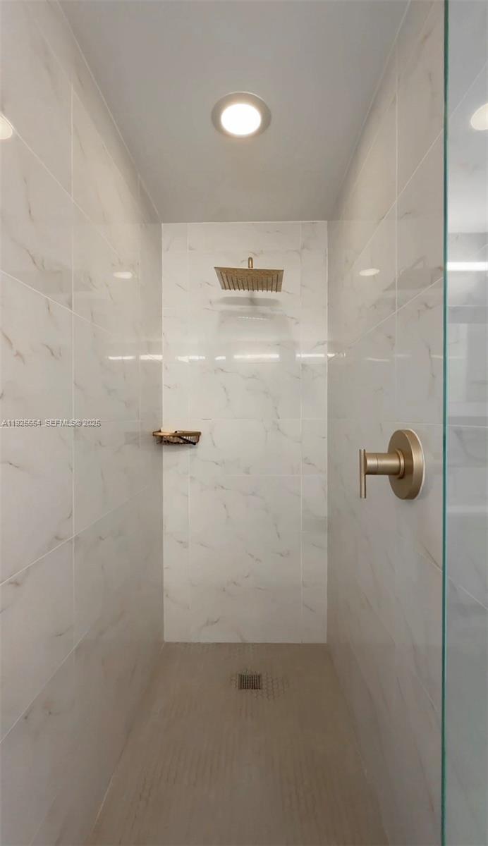 16385 Biscayne Blvd North Miami Beach, FL 33160