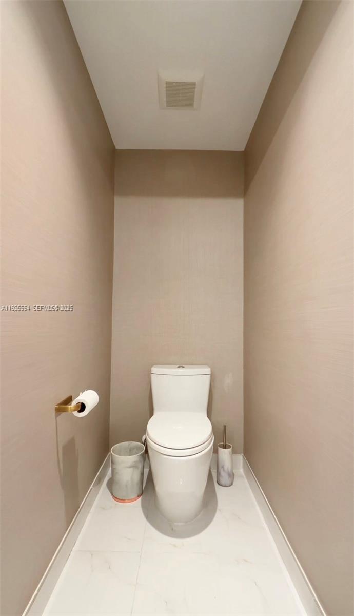 16385 Biscayne Blvd North Miami Beach, FL 33160