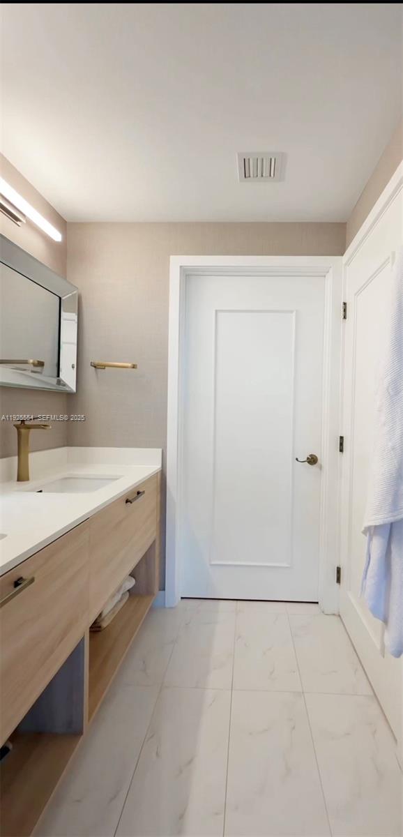 16385 Biscayne Blvd North Miami Beach, FL 33160