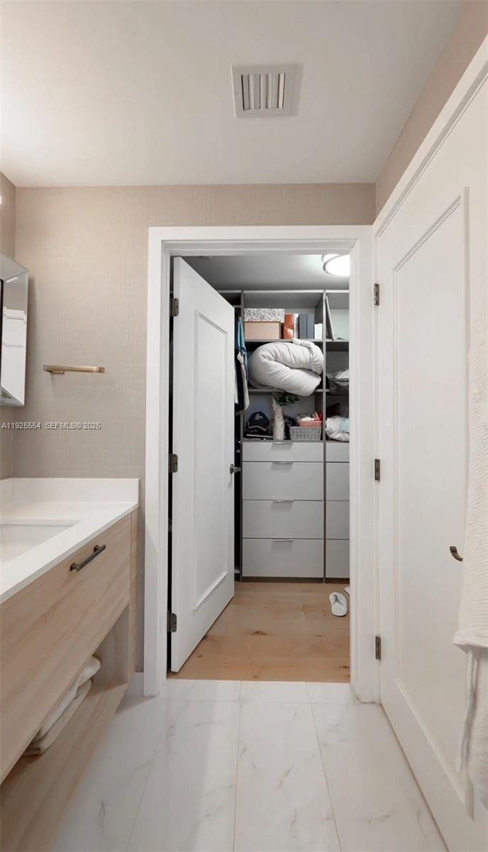 16385 Biscayne Blvd North Miami Beach, FL 33160