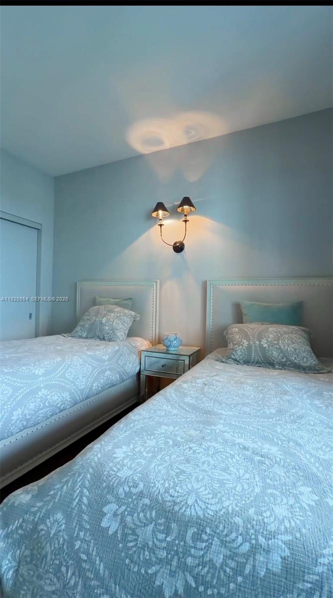 16385 Biscayne Blvd North Miami Beach, FL 33160