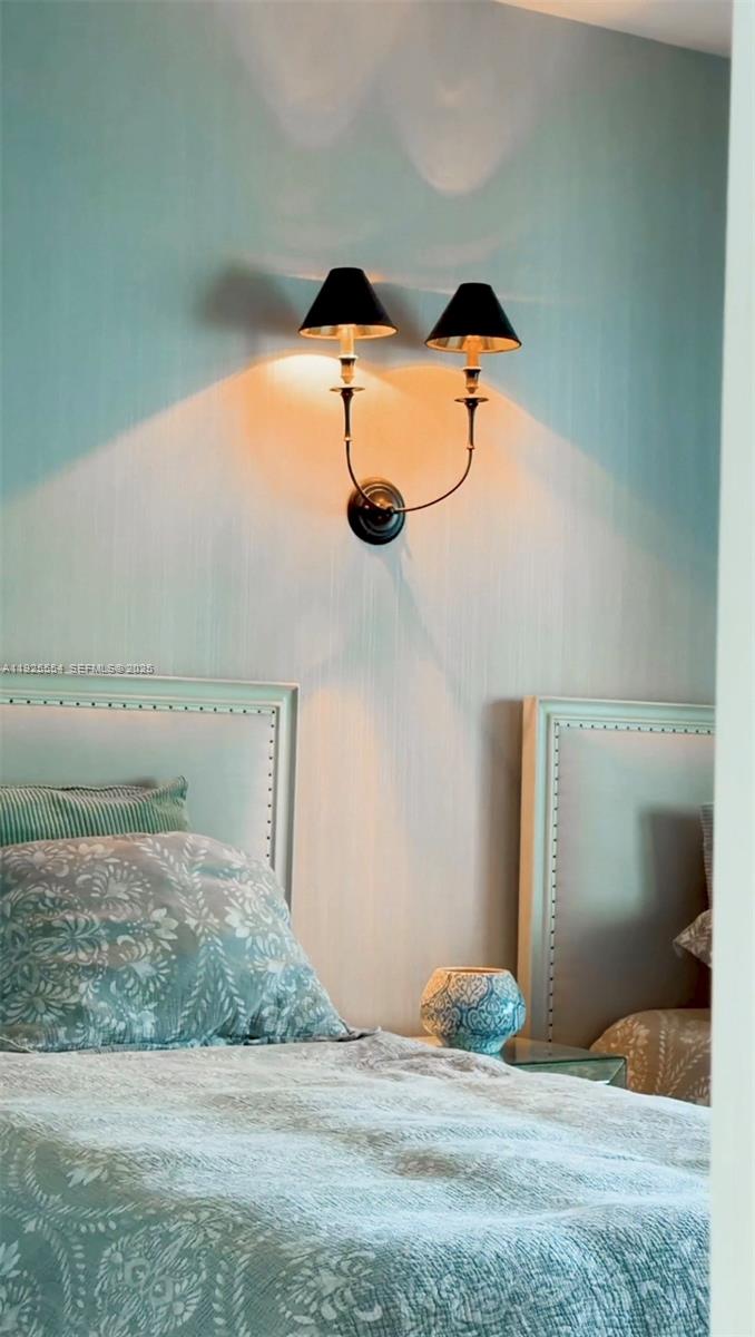 16385 Biscayne Blvd North Miami Beach, FL 33160