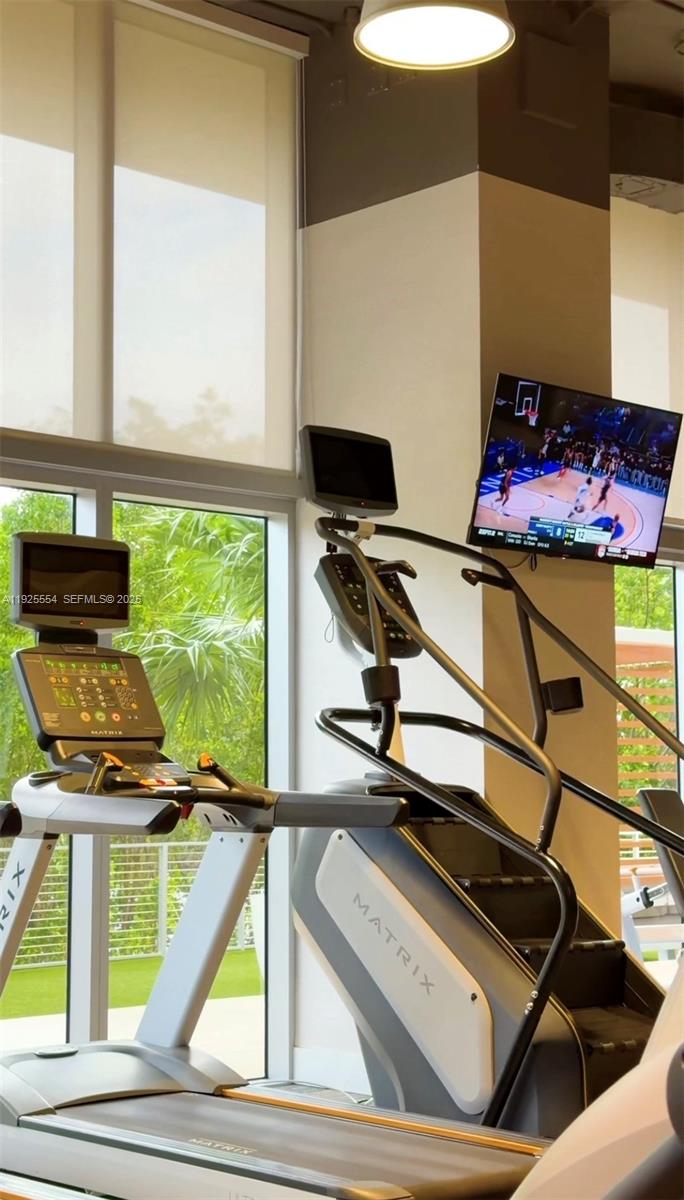 16385 Biscayne Blvd North Miami Beach, FL 33160