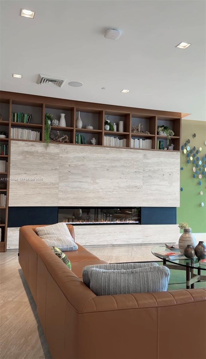 16385 Biscayne Blvd North Miami Beach, FL 33160