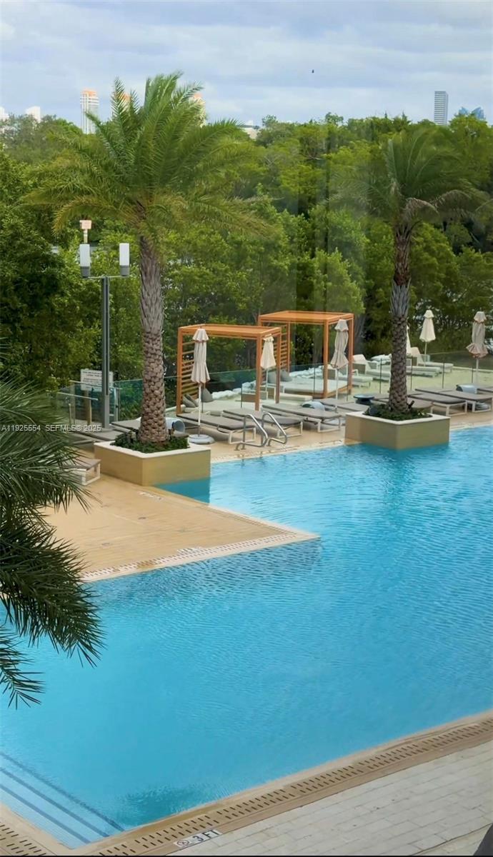 16385 Biscayne Blvd North Miami Beach, FL 33160