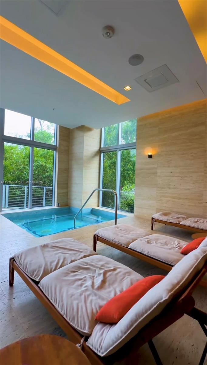 16385 Biscayne Blvd North Miami Beach, FL 33160