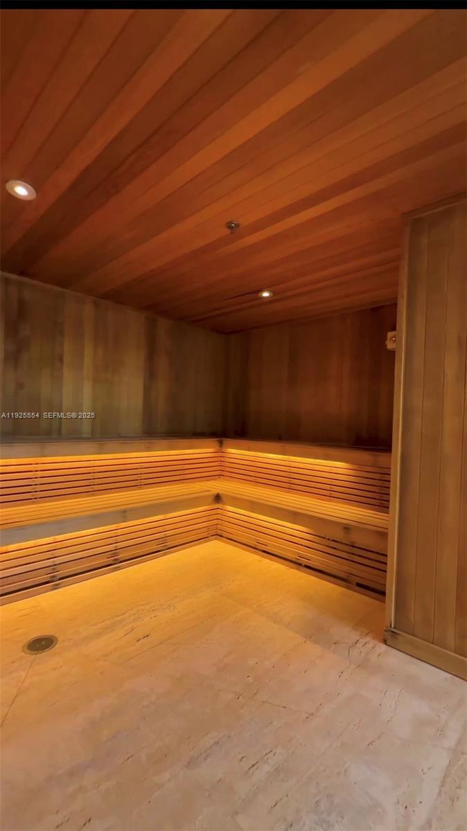 16385 Biscayne Blvd North Miami Beach, FL 33160