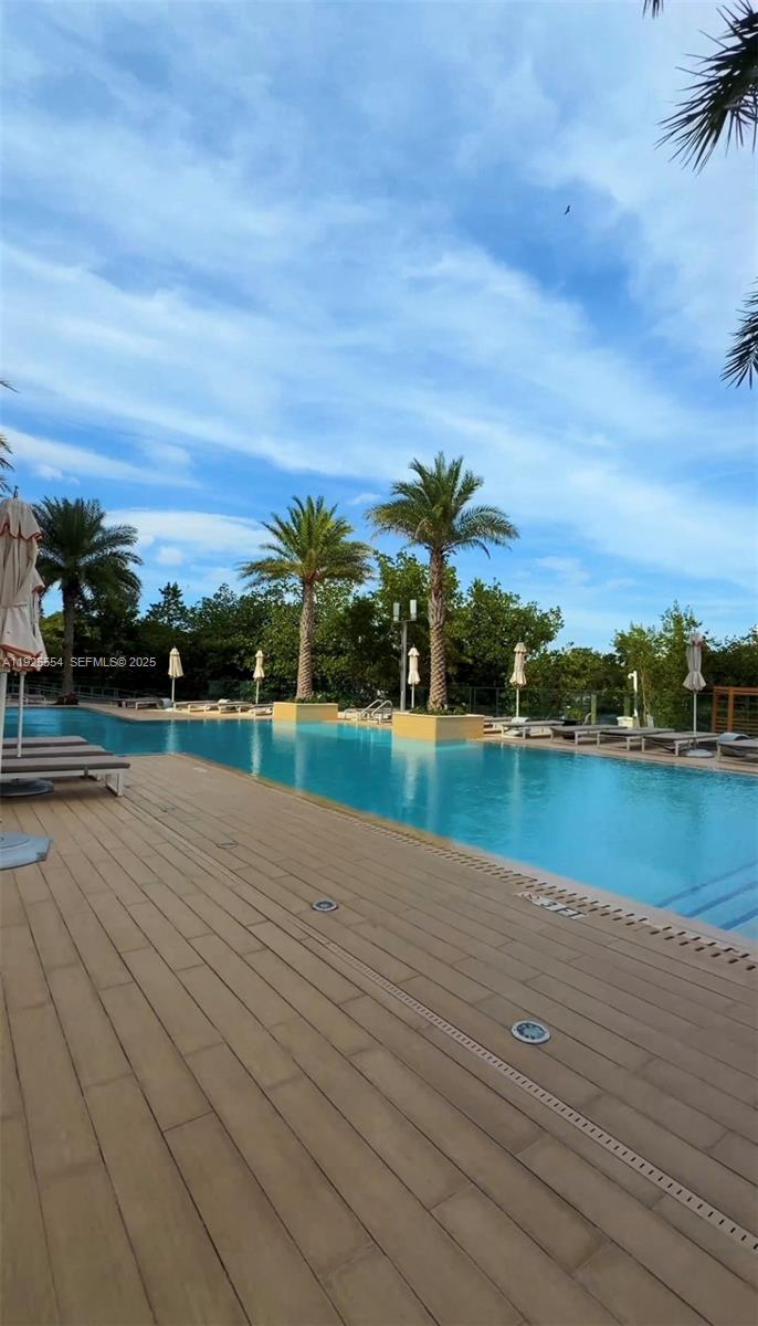 16385 Biscayne Blvd North Miami Beach, FL 33160