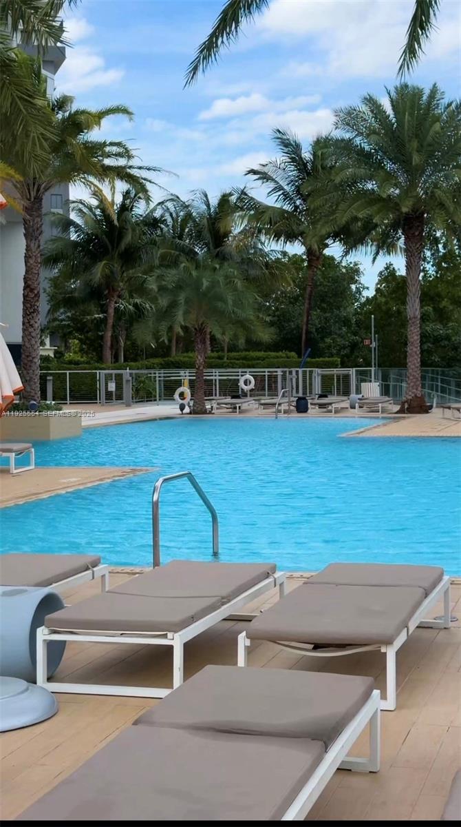 16385 Biscayne Blvd North Miami Beach, FL 33160