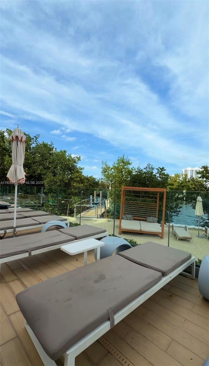 16385 Biscayne Blvd North Miami Beach, FL 33160