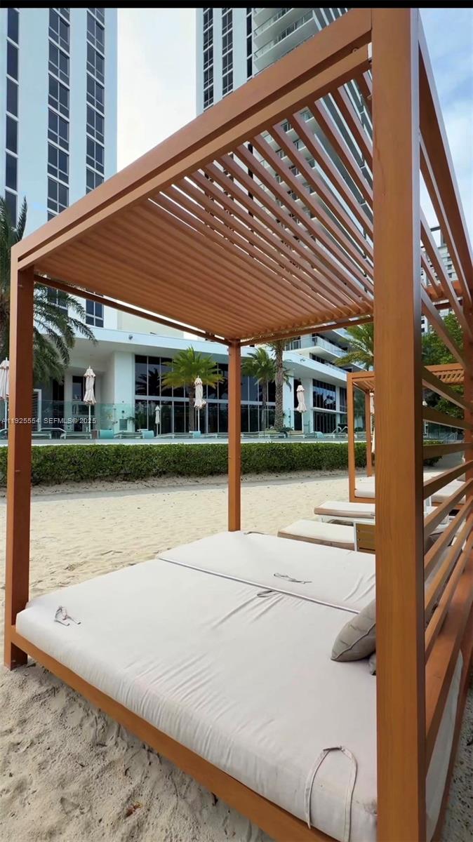 16385 Biscayne Blvd North Miami Beach, FL 33160