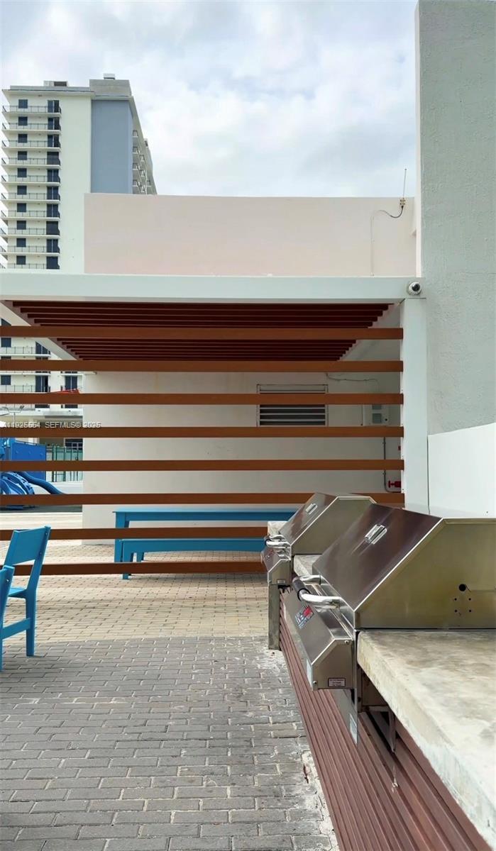 16385 Biscayne Blvd North Miami Beach, FL 33160