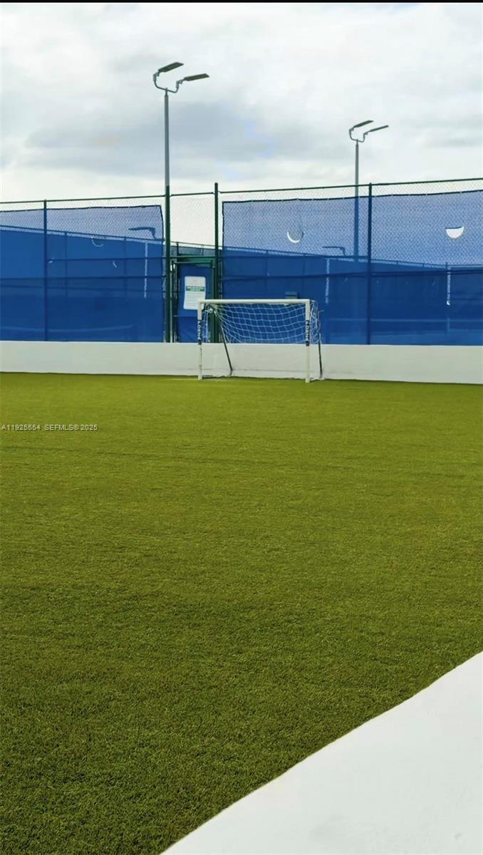 16385 Biscayne Blvd North Miami Beach, FL 33160