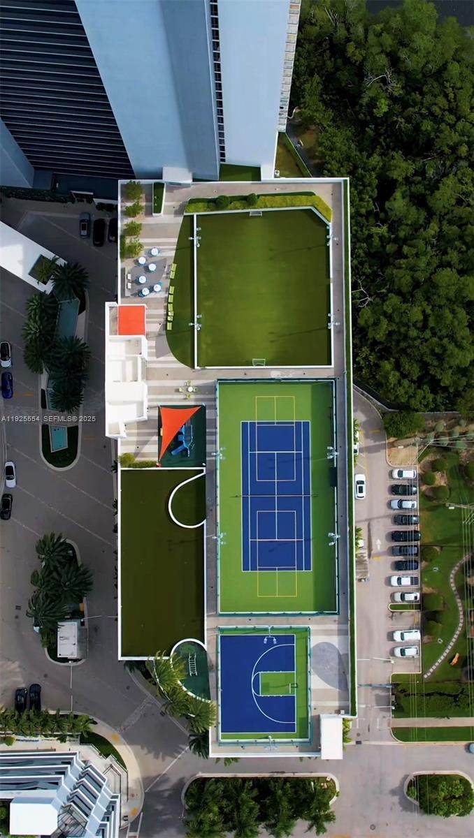 16385 Biscayne Blvd North Miami Beach, FL 33160