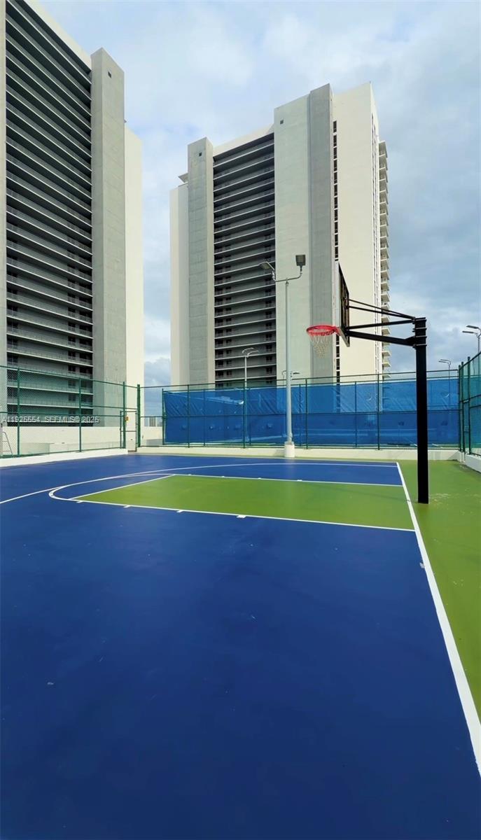 16385 Biscayne Blvd North Miami Beach, FL 33160