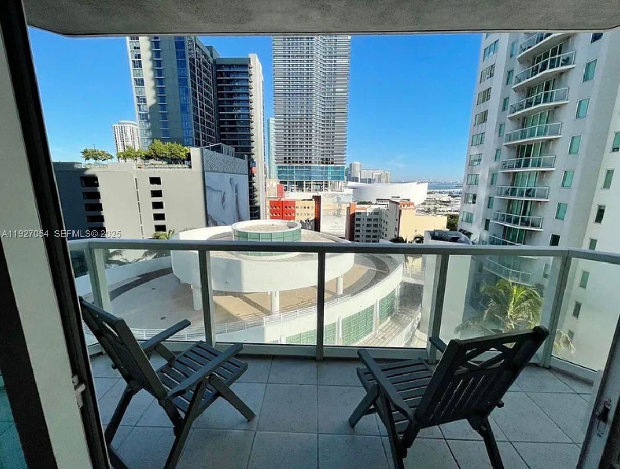 image Vizcayne South11