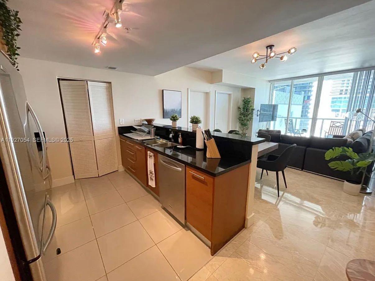 image Vizcayne South13