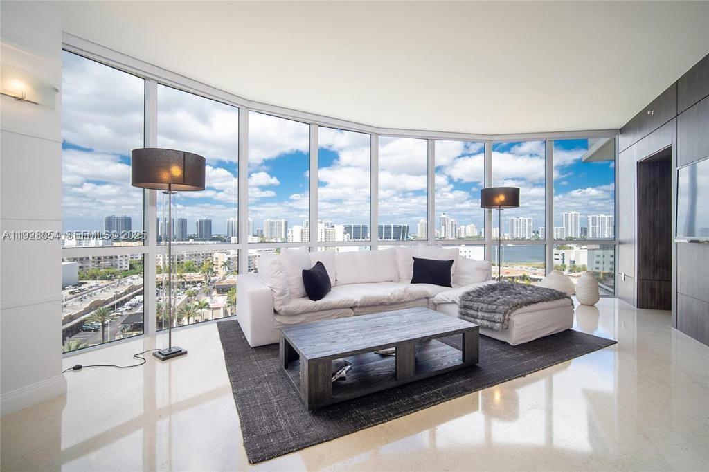 18101 Collins Ave #1101 Sunny Isles Beach, FL 33160