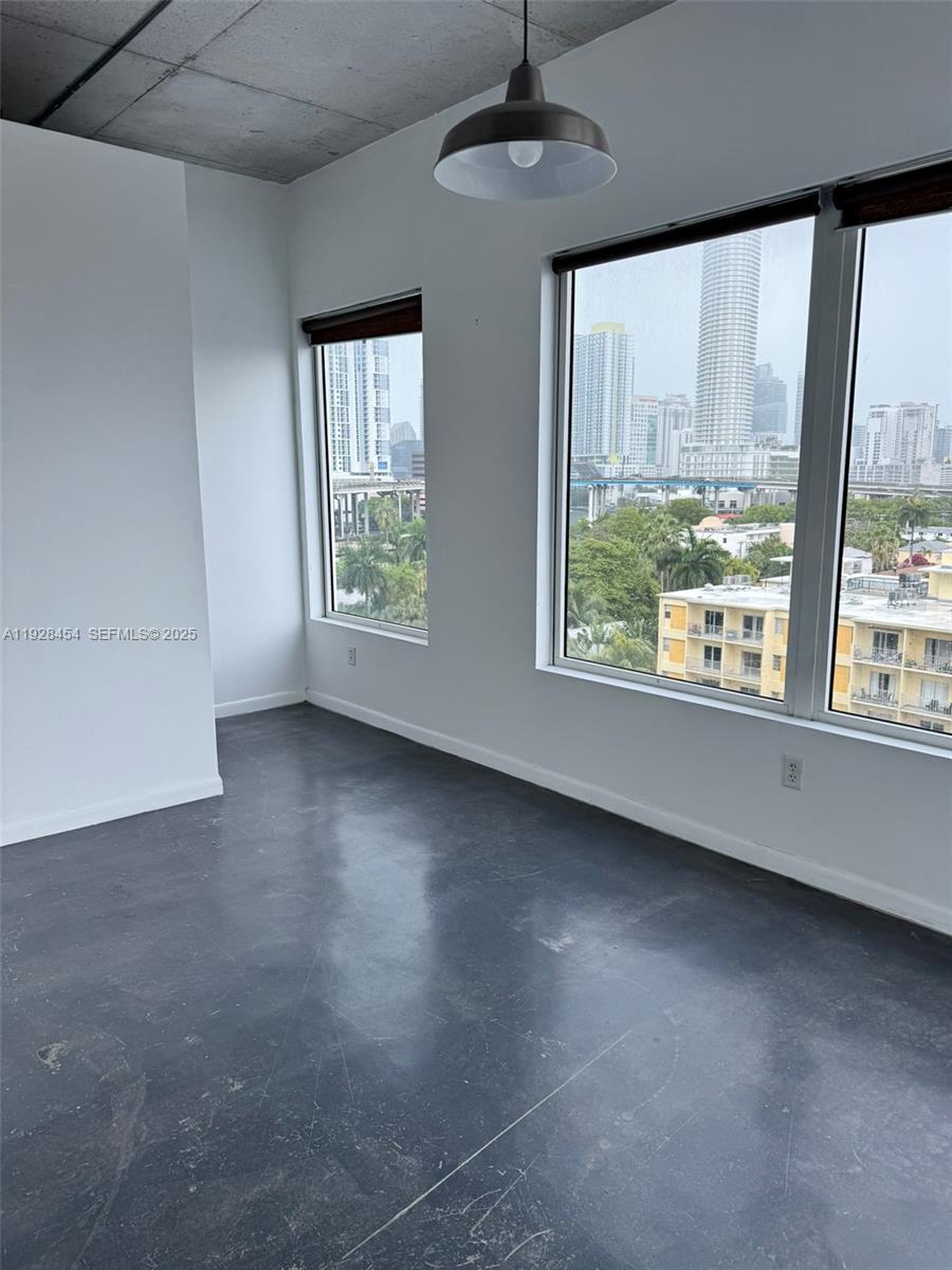 10 SW South Riv Dr #812 Miami, FL 33130