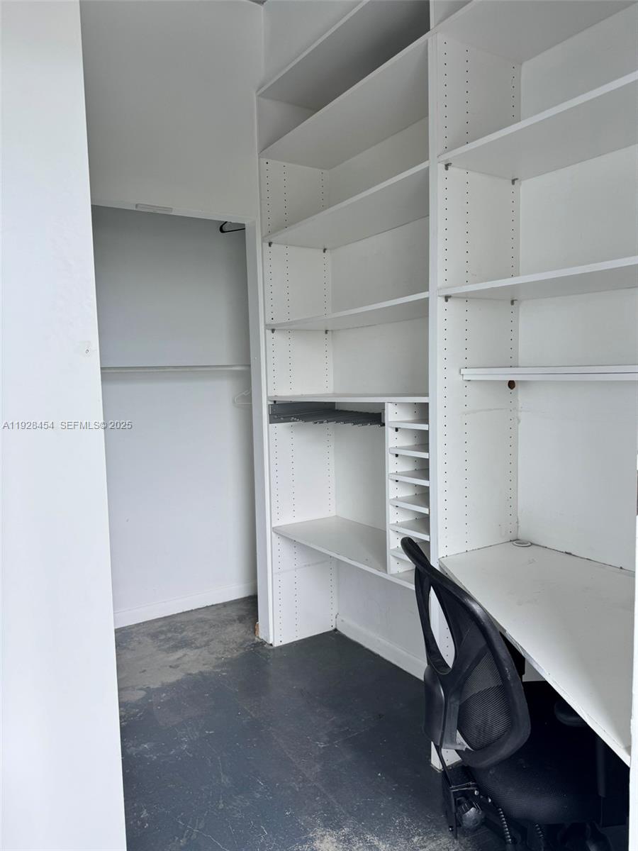 10 SW South Riv Dr #812 Miami, FL 33130