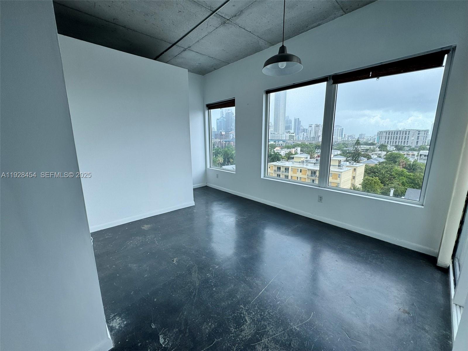 10 SW South Riv Dr #812 Miami, FL 33130