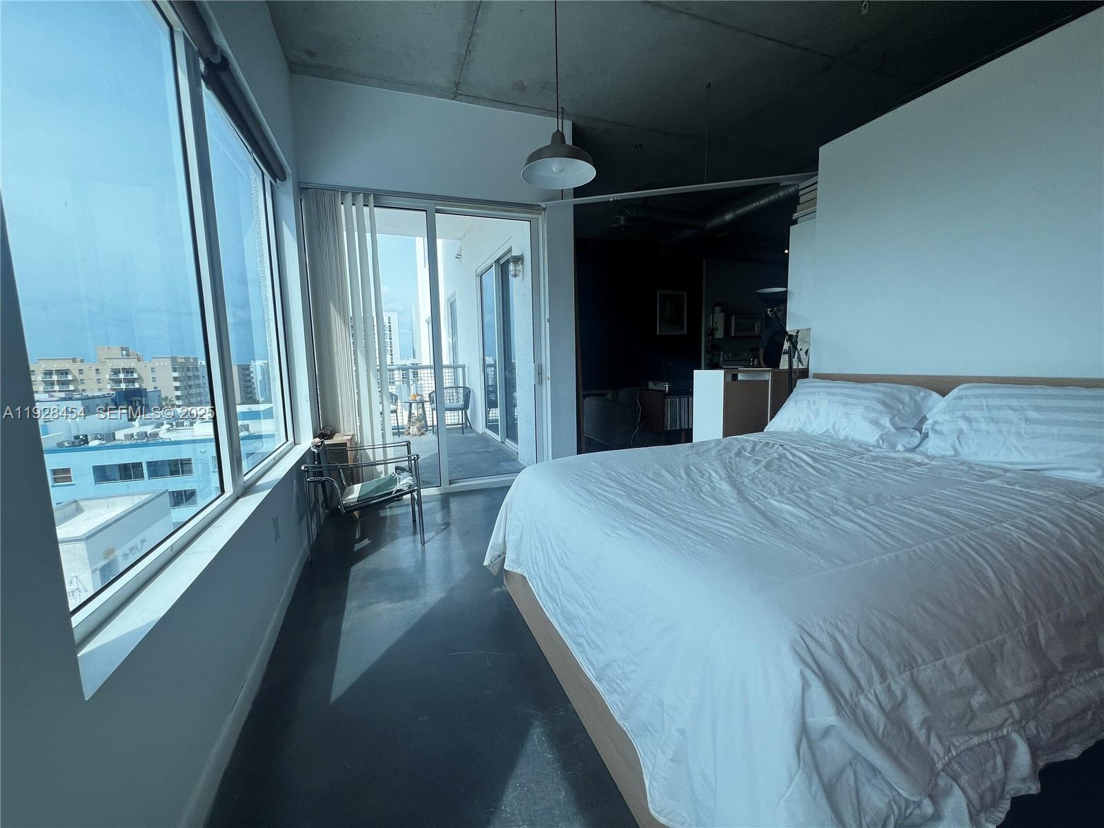 10 SW South Riv Dr #812 Miami, FL 33130