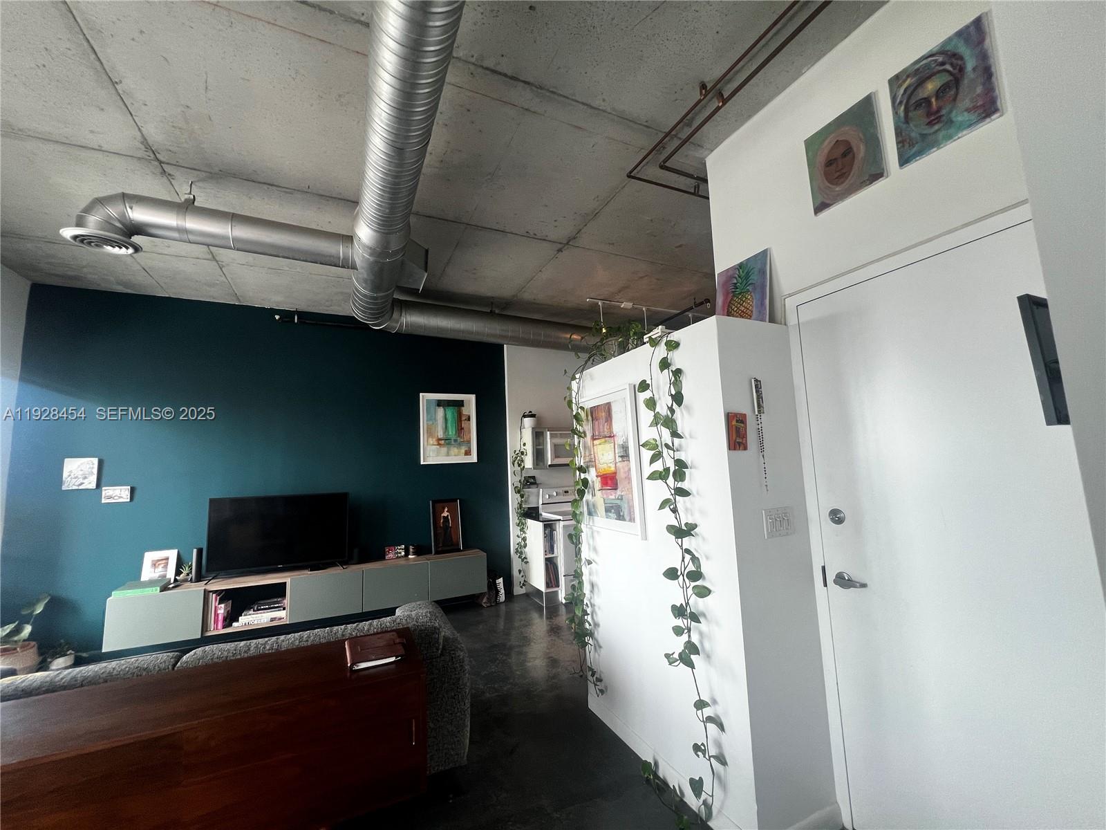 10 SW South Riv Dr #812 Miami, FL 33130