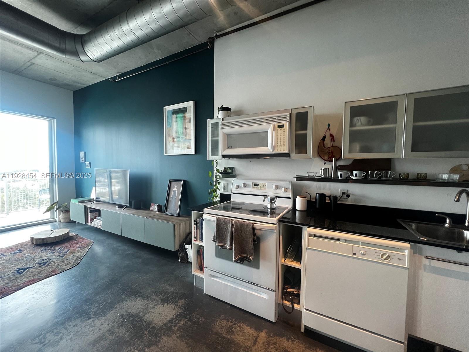 10 SW South Riv Dr #812 Miami, FL 33130