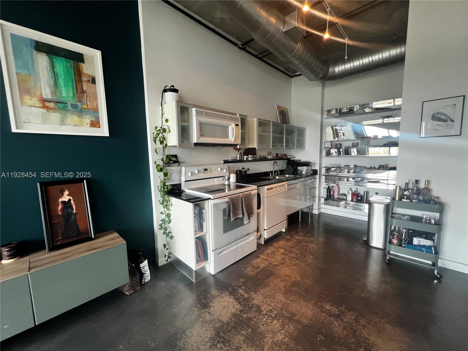 10 SW South Riv Dr #812 Miami, FL 33130