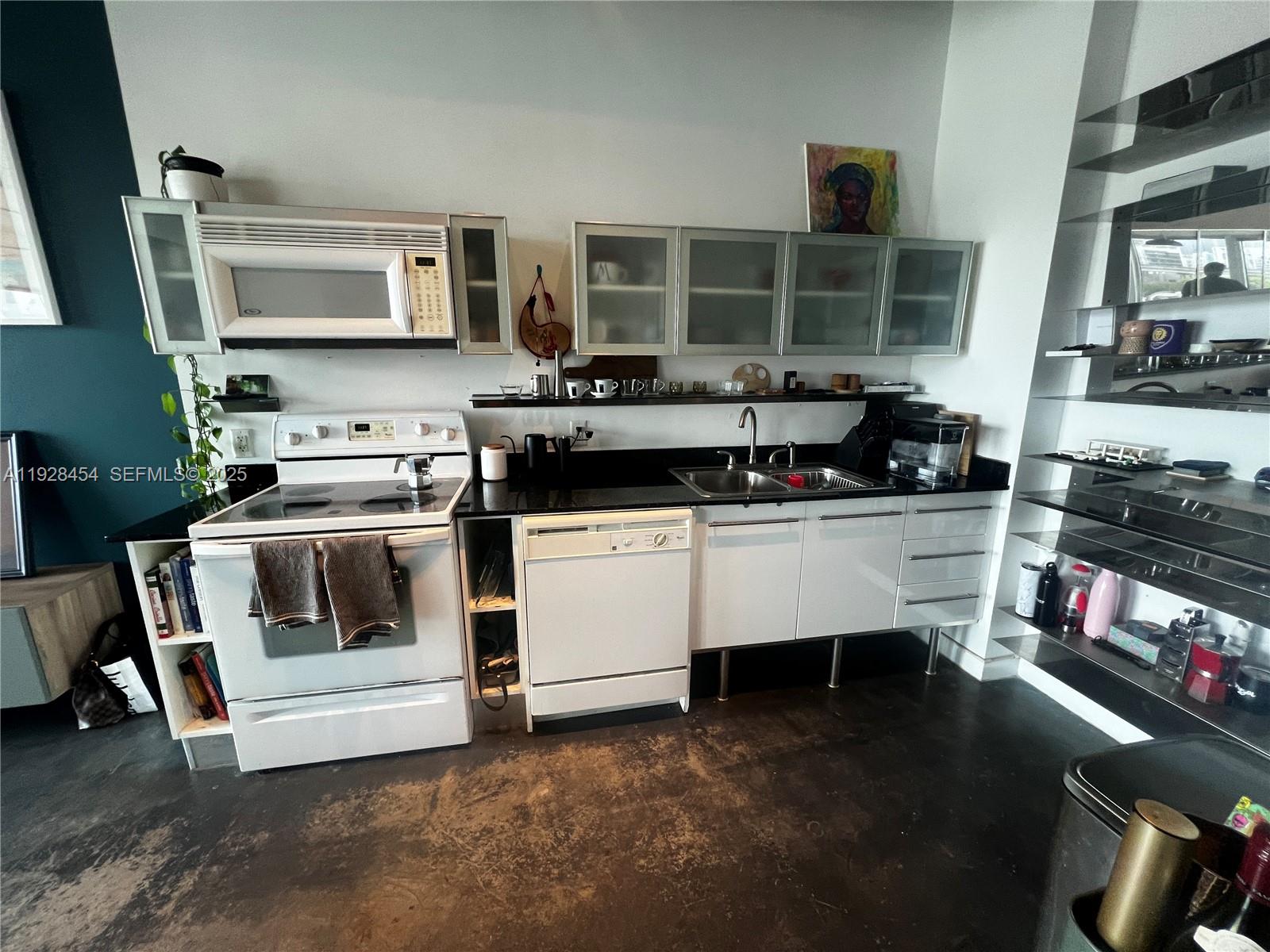 10 SW South Riv Dr #812 Miami, FL 33130