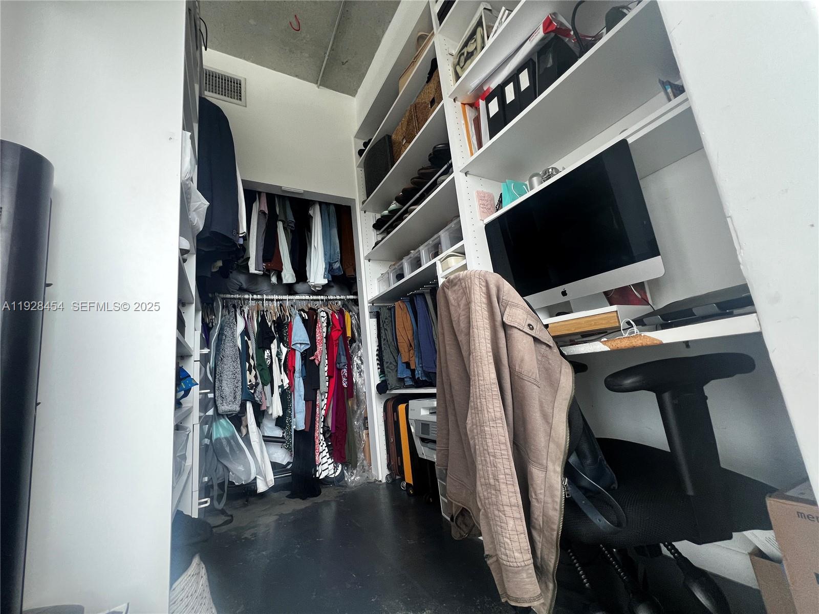 10 SW South Riv Dr #812 Miami, FL 33130